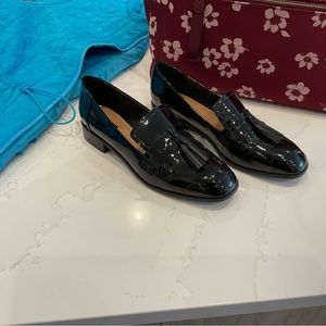 TAHARI shoes